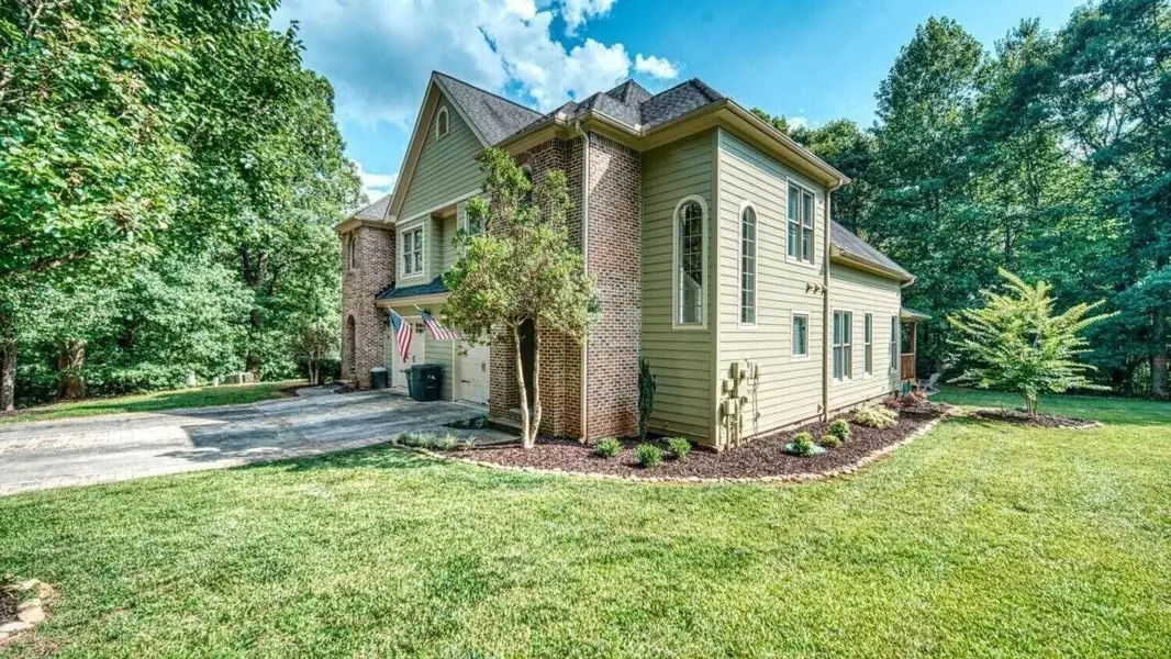 408 Licklog RDG, Hayesville, NC 28904