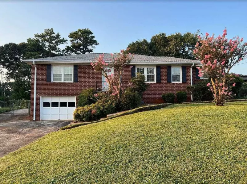 686 SW Birchwood, Marietta, GA 30060