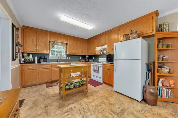 Ball Ground, GA 30107,105 Calusa Lake DR