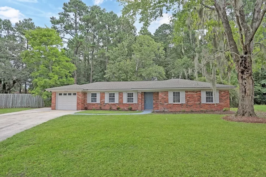 202 Sunderland DR, Savannah, GA 31406