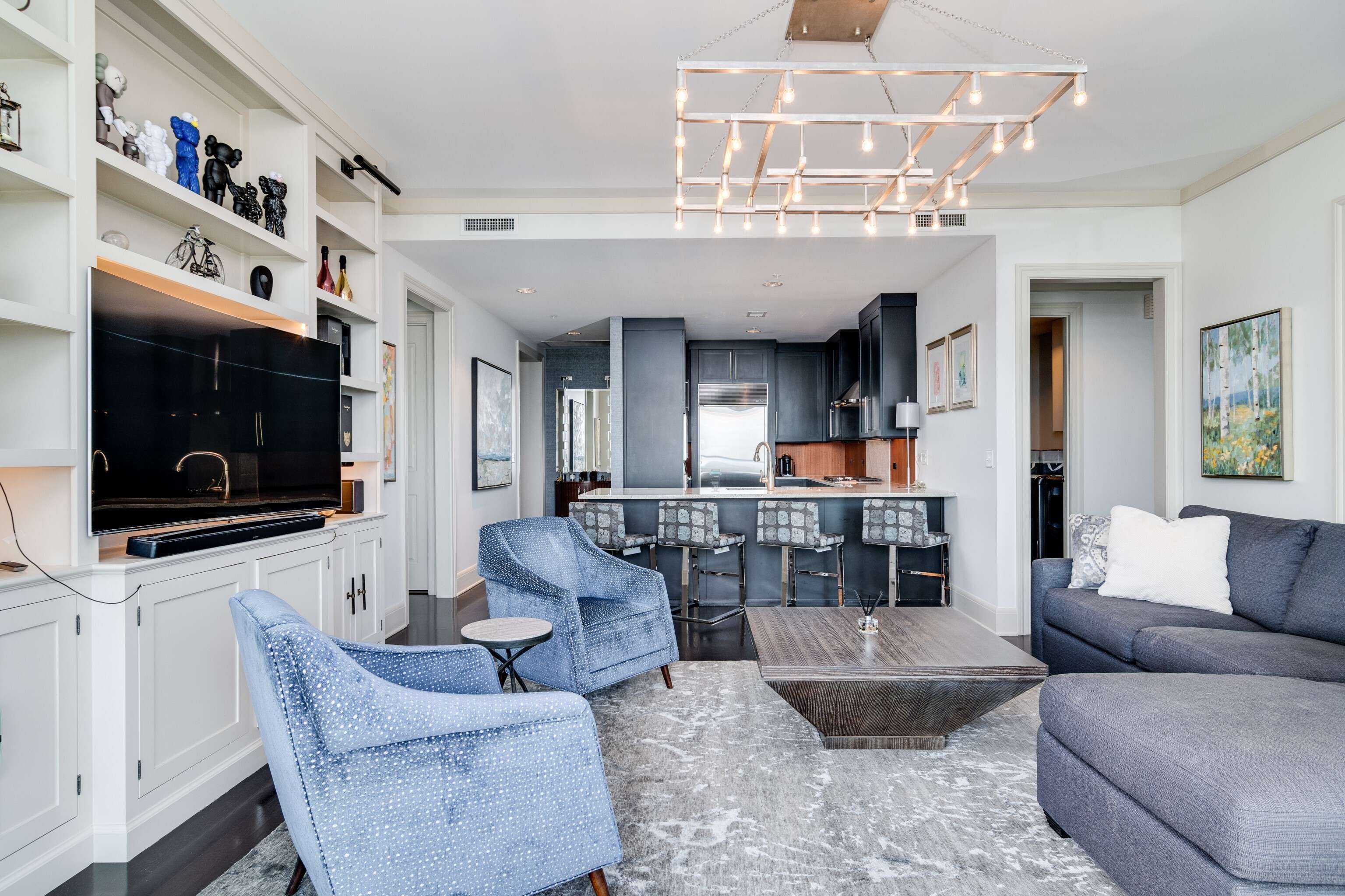Atlanta, GA 30326,3344 Peachtree RD #3303