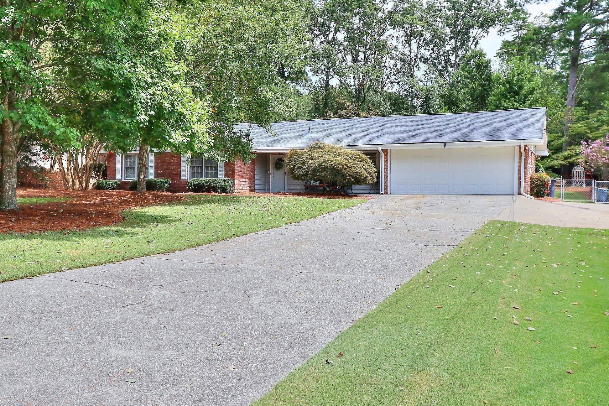 2536 Pamela DR,  Snellville,  GA 30078