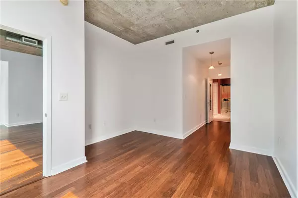 Atlanta, GA 30309,943 Peachtree ST #806