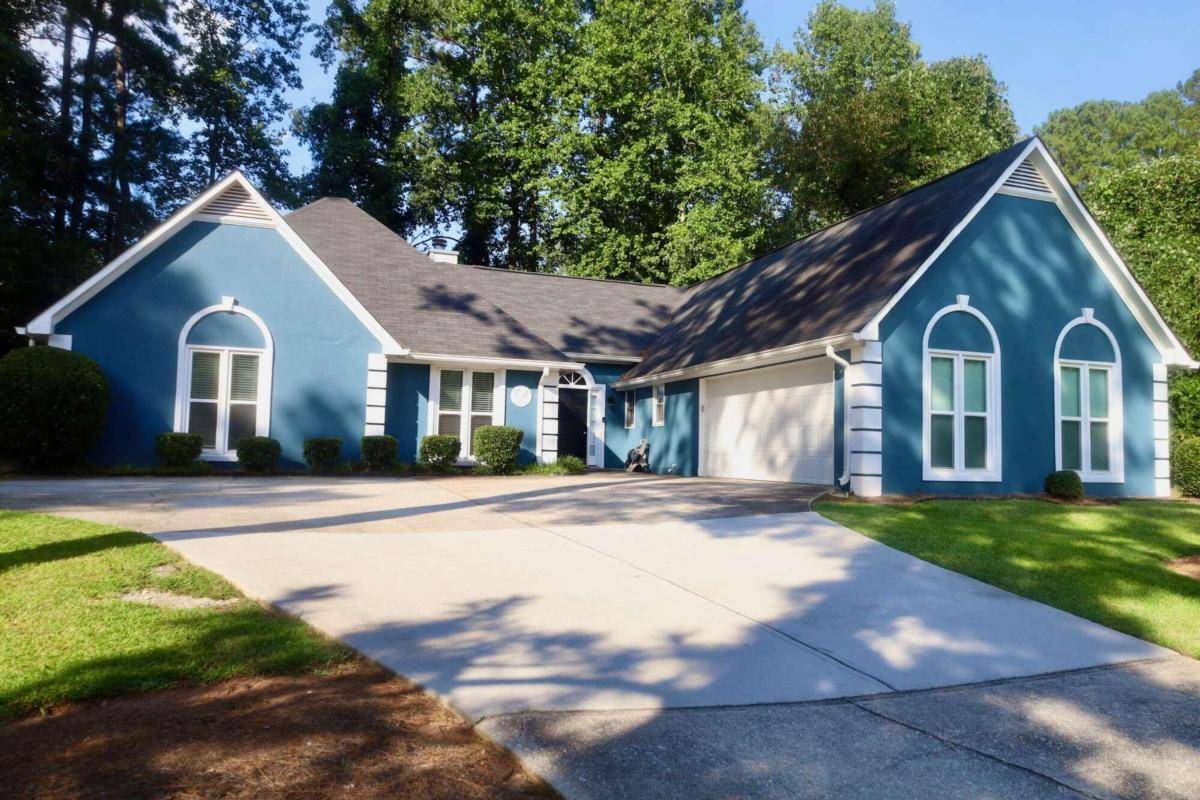 752 Stone Breeze LN, Stone Mountain, GA 30087