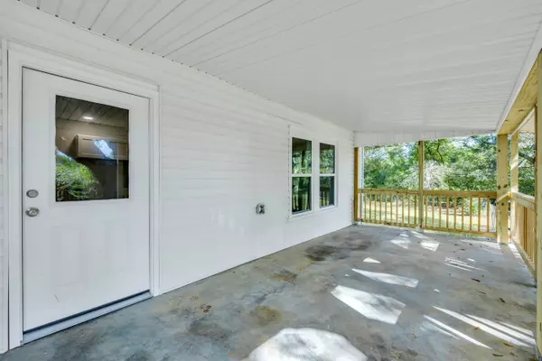 Lavonia, GA 30553,411 Powers RD