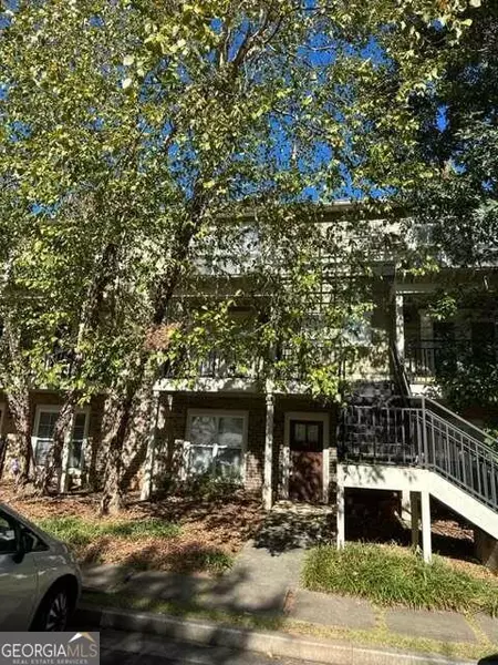 490 Barnett Shoals, Athens, GA 30605