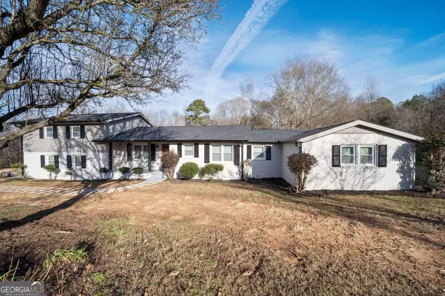 3245 Seagraves Mill RD, Hull, GA 30646