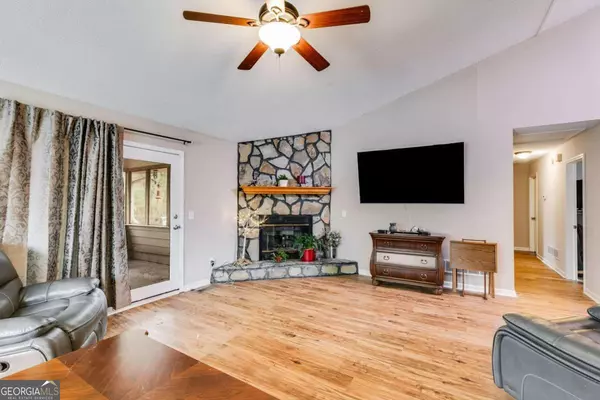 Carrollton, GA 30116,175 Russell LN