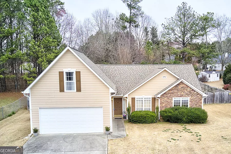 319 Pebblestone DR, Loganville, GA 30052