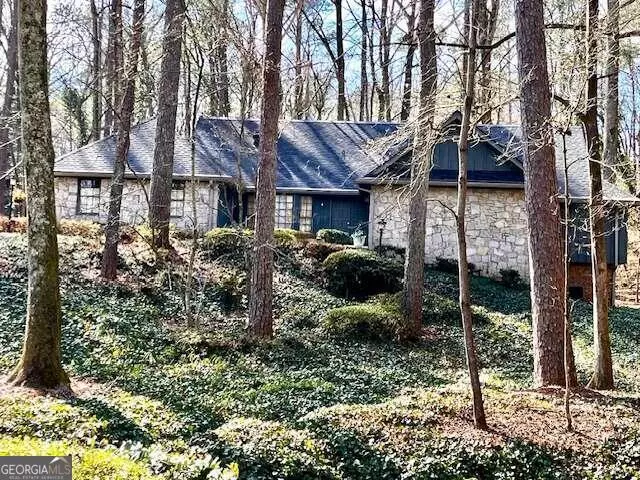 1100 Huntcliff, Sandy Springs, GA 30350