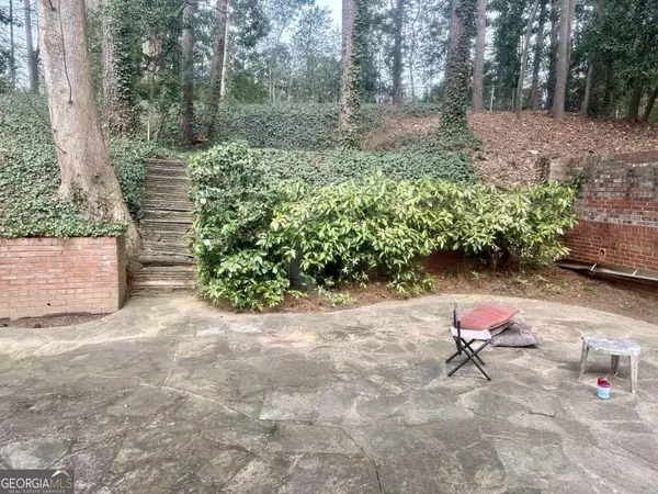 Atlanta, GA 30327,2858 Mornington DR NW