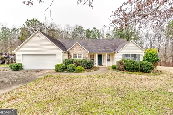 135 Hallmark LN, Covington, GA 30014