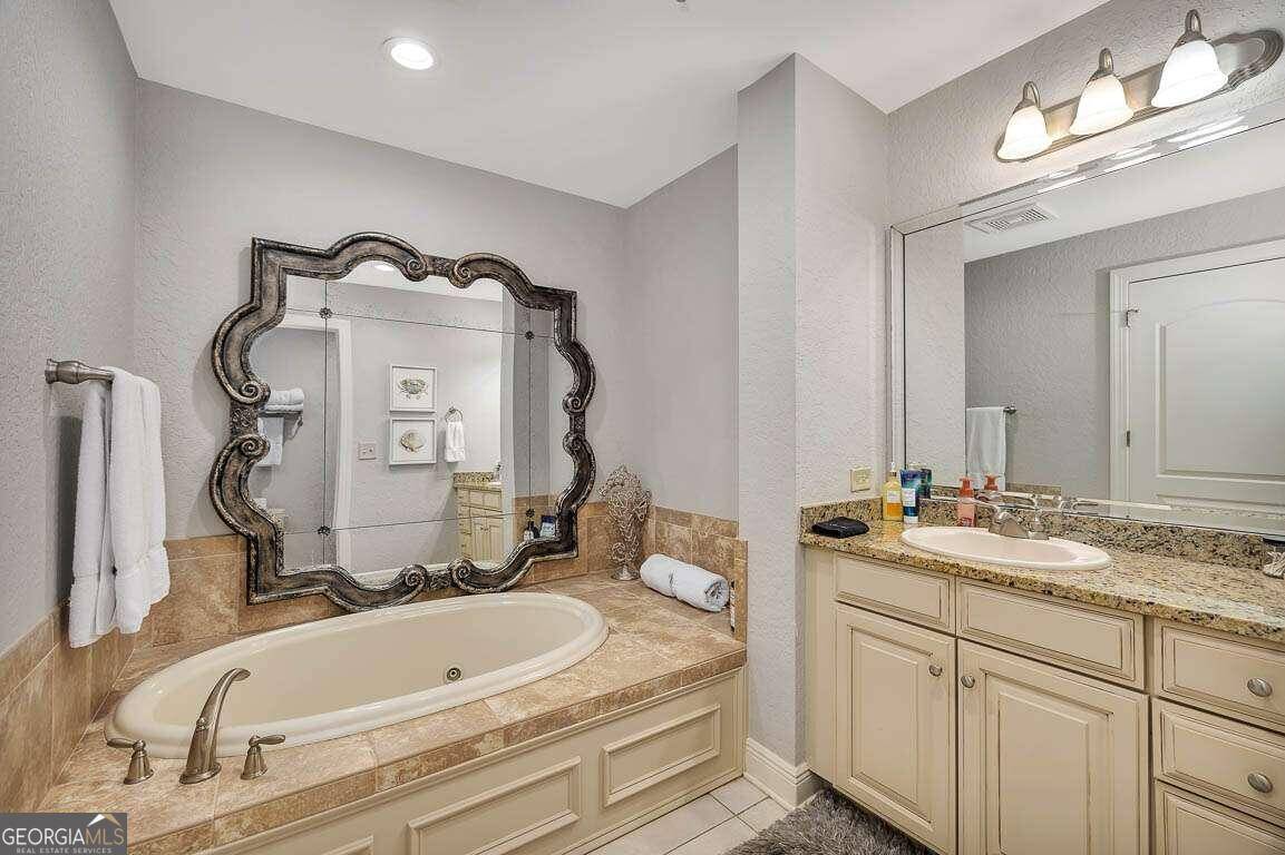 St. Simons, GA 31522,150 Salt Air DR #201