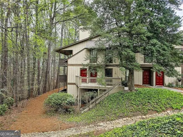 Sandy Springs, GA 30350,304 Woodcliff