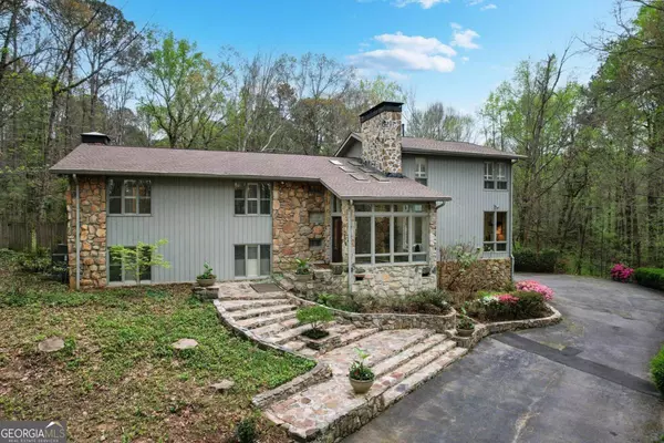 5845 Winterthur DR, Atlanta, GA 30328