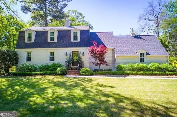 4 Briarwood LN, Newnan, GA 30263