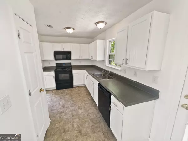 Lithonia, GA 30058,7058 Red Maple LN