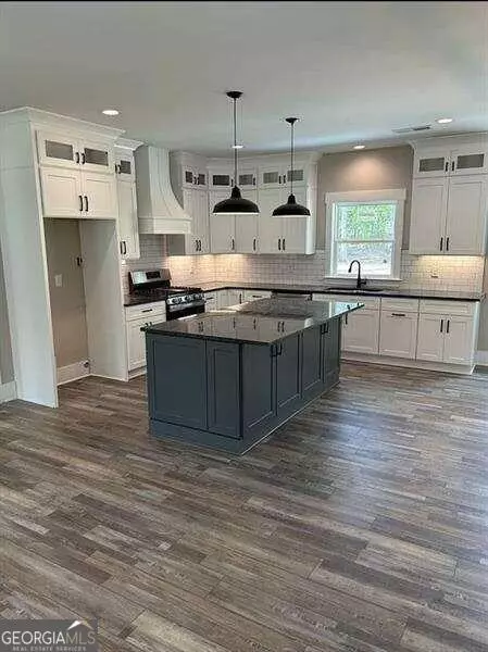 Canton, GA 30115,175 Hickory WAY