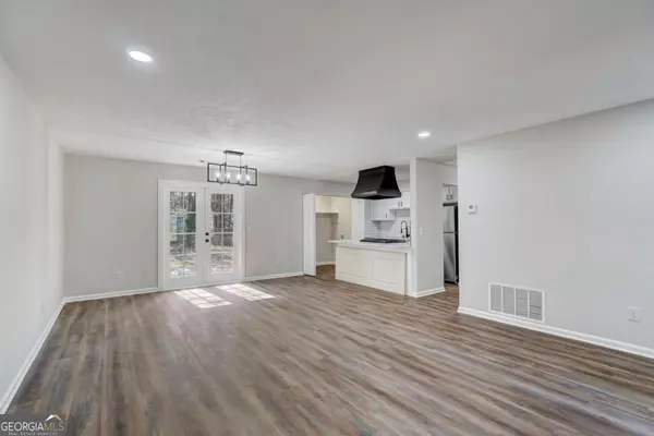 Riverdale, GA 30274,8994 Homewood DR