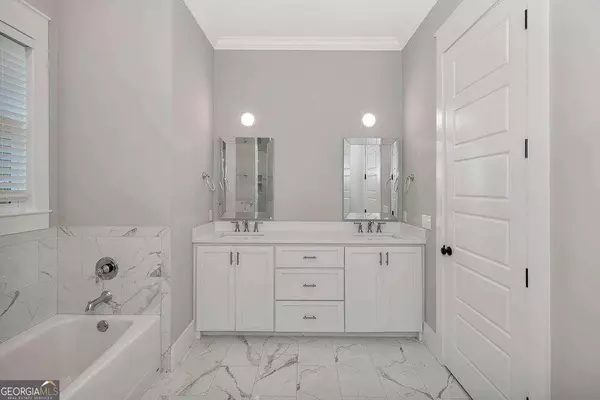 St. Simons, GA 31522,214 Peachtree ST