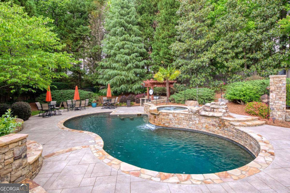 Alpharetta, GA 30022,828 Forest Path LN