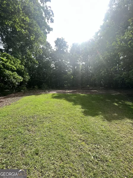 1025 MiCliff DR, Elberton, GA 30635