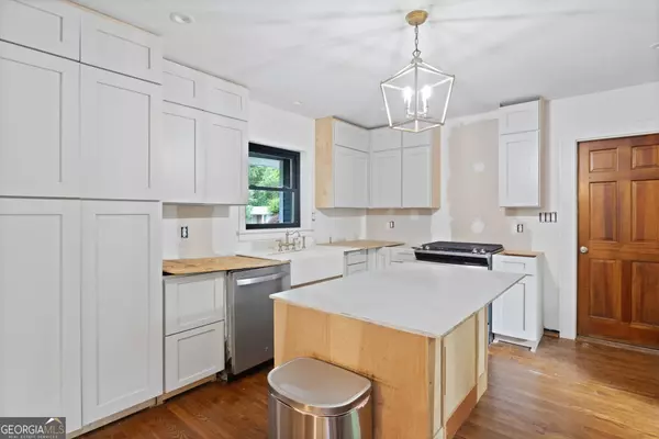 16 Mansour CIR Newnan, GA 30263