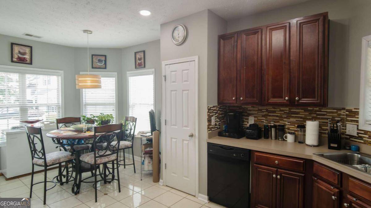 College Park, GA 30349,2555 Flat Shoals RD #2401