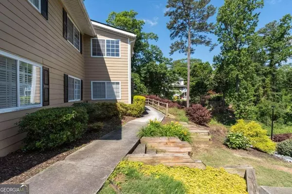 Atlanta, GA 30319,1468 Briarwood