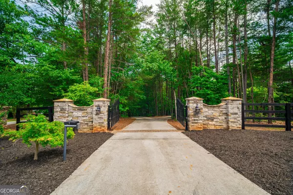 Buford, GA 30518,5979 Blackberry LN