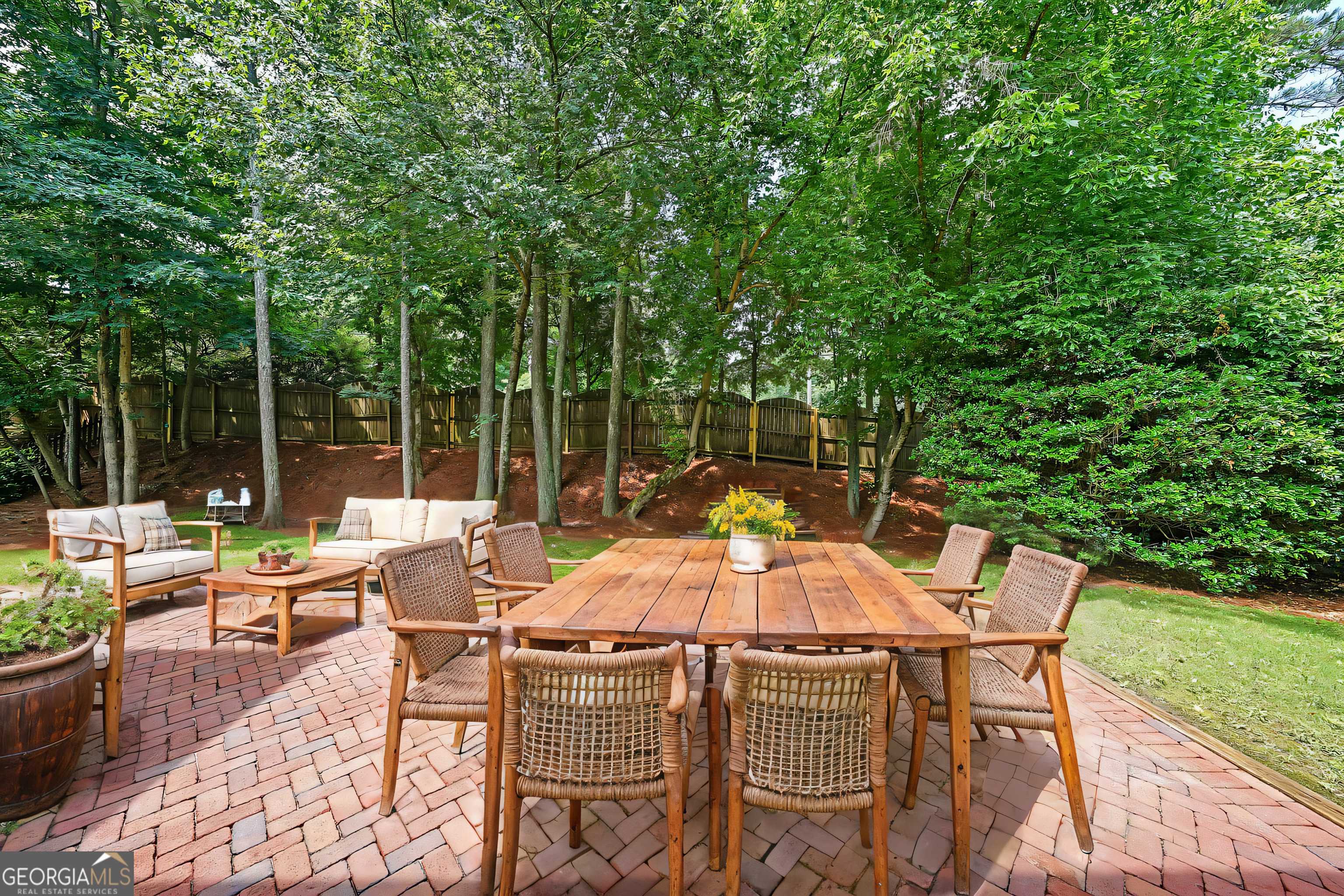 Alpharetta, GA 30022,2695 Woods Ridge DR