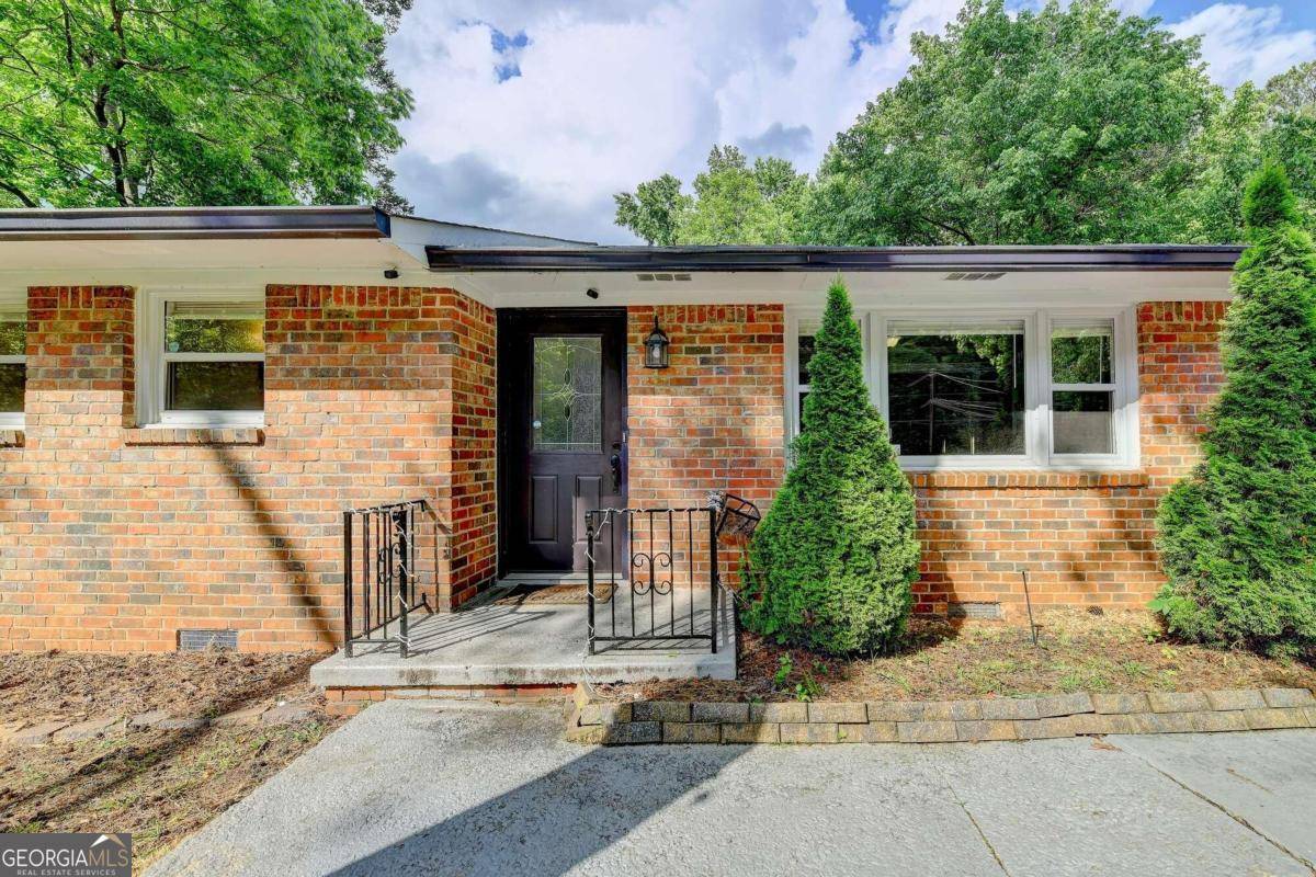 Decatur, GA 30035,2066 Snapfinger RD