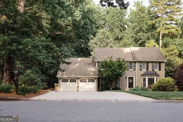 2562 Chimney Springs, Marietta, GA 30062