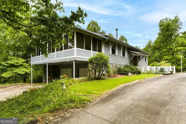 Young Harris, GA 30582,5465 Walker ST