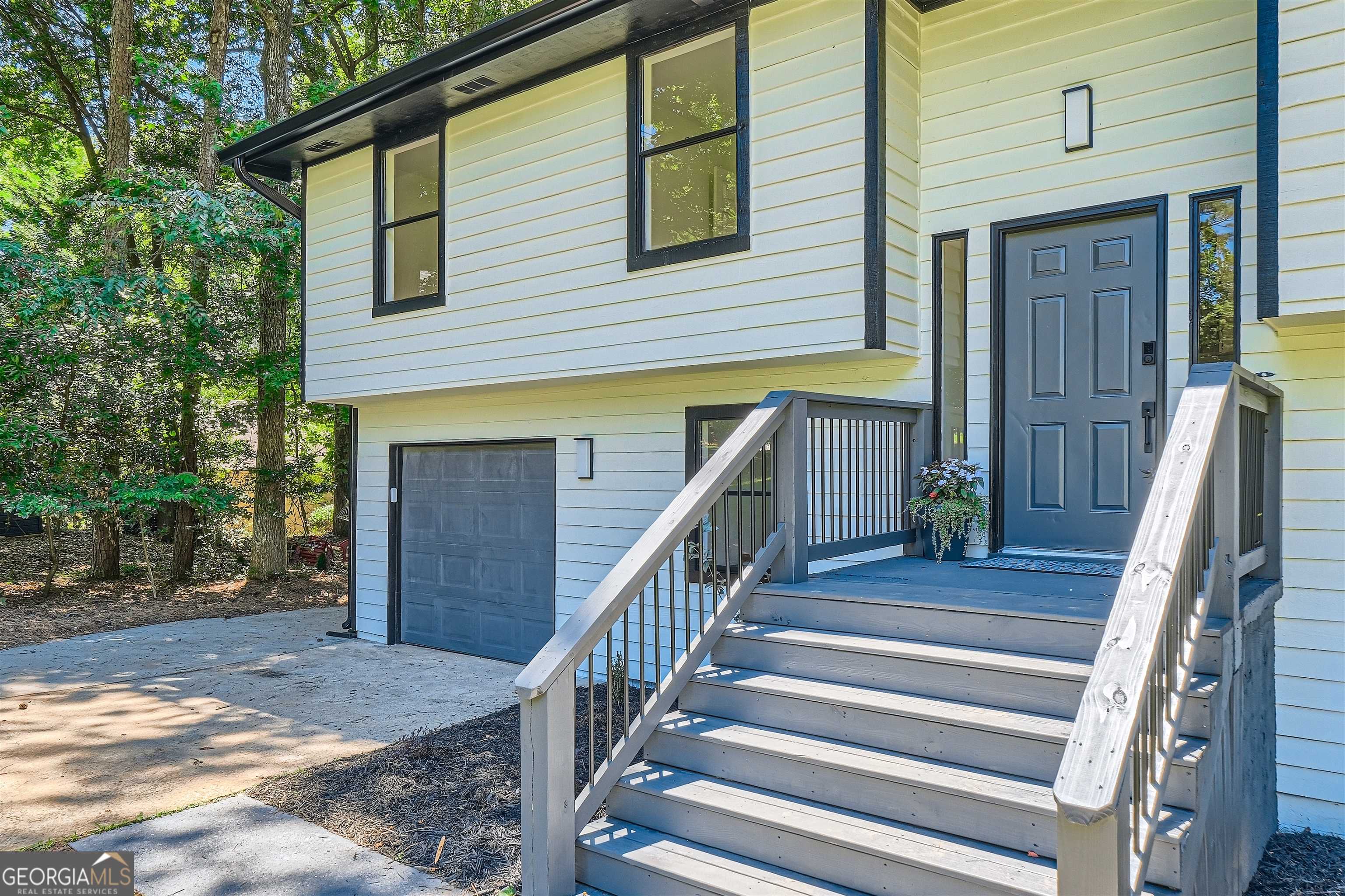 Alpharetta, GA 30022,10125 Old Woodland Entry