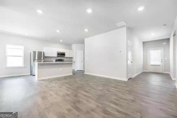 Byron, GA 31008,732 Georgian WALK