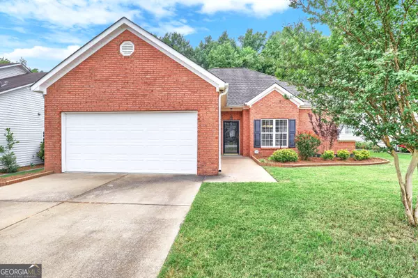 455 Autumn Glen CIR, Fayetteville, GA 30215