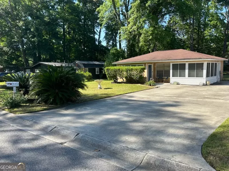 30 Gerald DR, Savannah, GA 31406