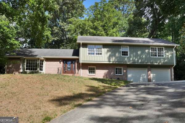 135 Ridge Point Close, Roswell, GA 30076