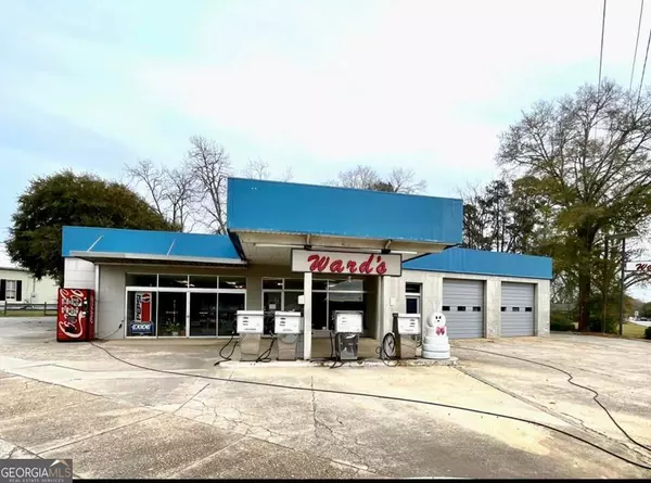 402 E Main ST, Dexter, GA 31019