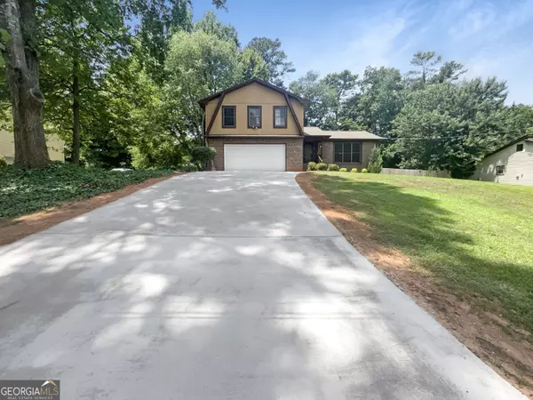 674 Village Creek, Lilburn, GA 30047