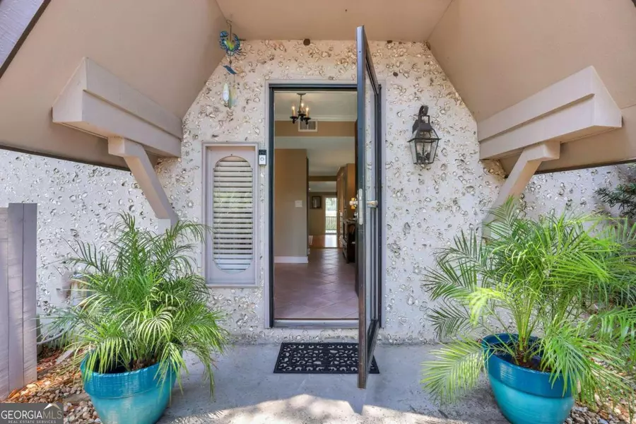 2 Shipwatch RD, Savannah, GA 31410