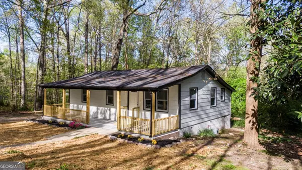 800 E Oak LN, Douglasville, GA 30134