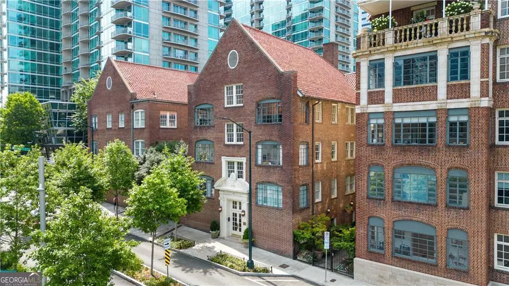 Atlanta, GA 30309,93 Peachtree PL NE #2