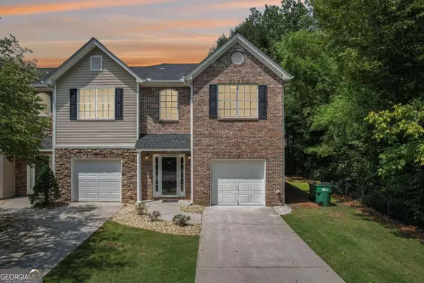 106 Creekwood,  Woodstock,  GA 30188