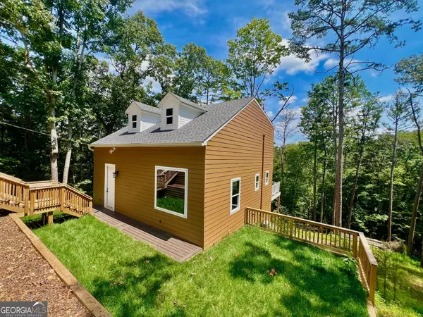 623 Summit LN, Ellijay, GA 30540