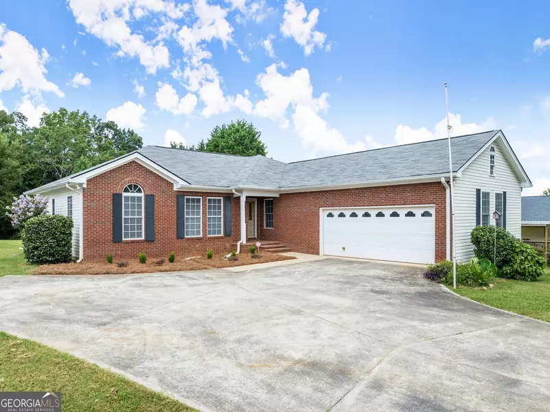 3945 Summit Chse, Gainesville, GA 30506