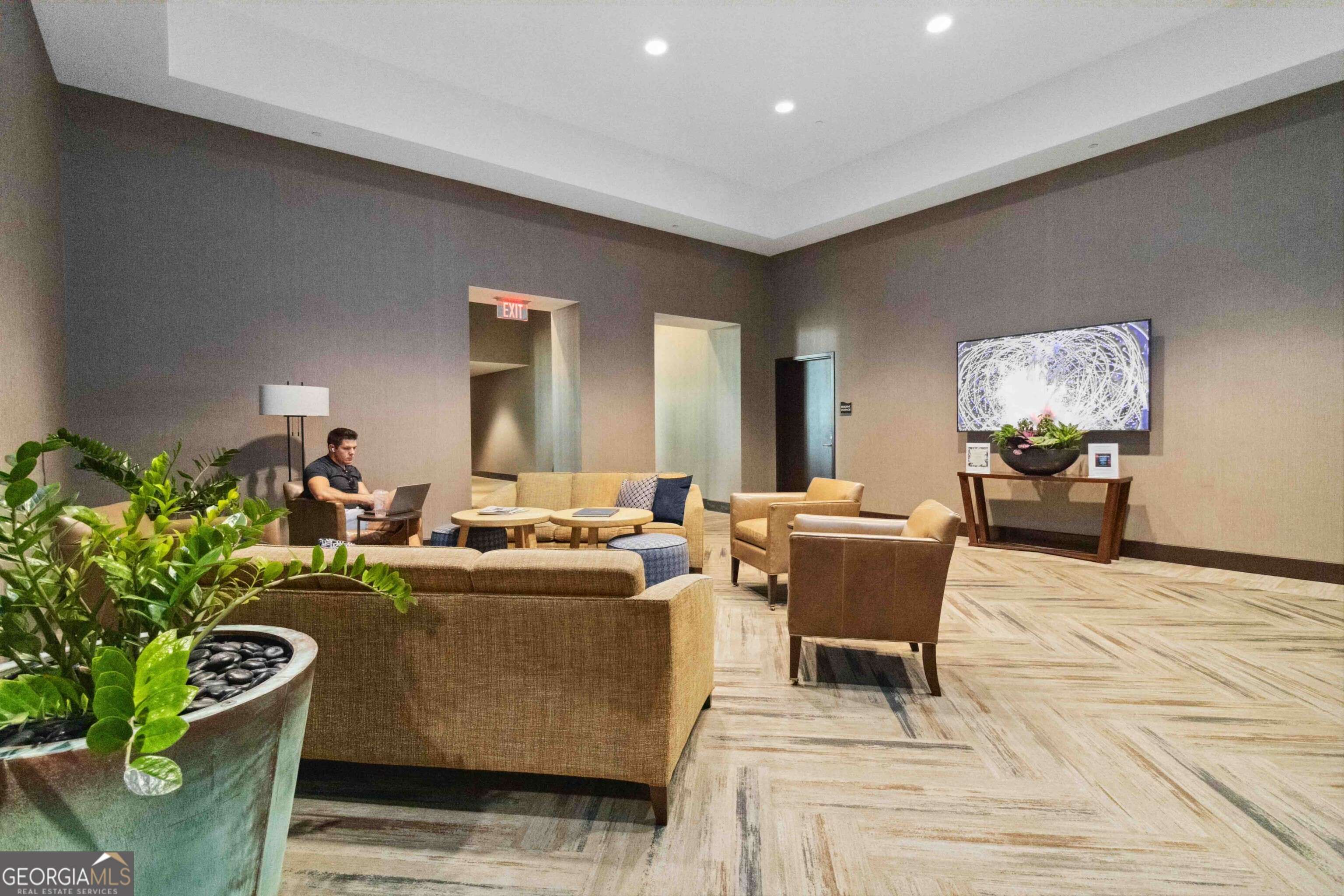 Atlanta, GA 30309,1080 Peachtree ST NE #1714