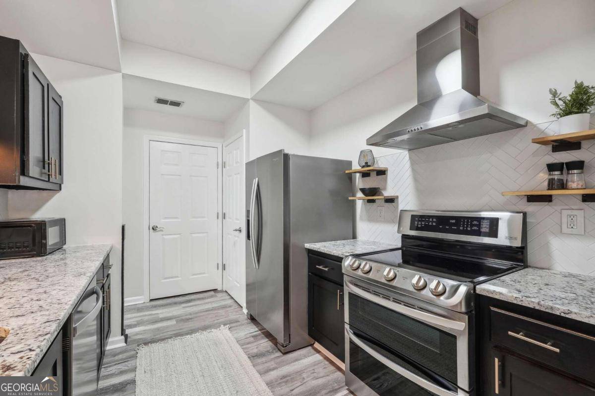 Atlanta, GA 30324,2700 Pine Tree RD NE #2112