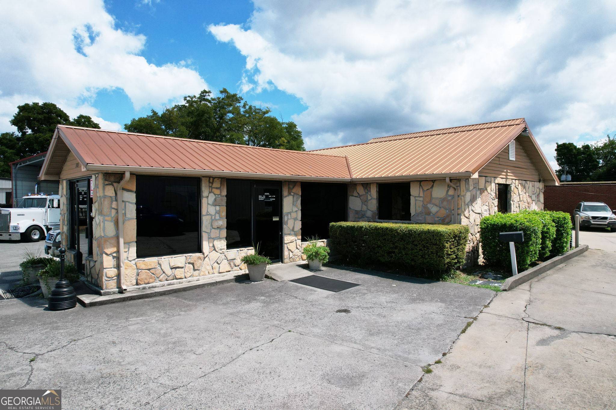 Dalton, GA 30721,608 N Glenwood
